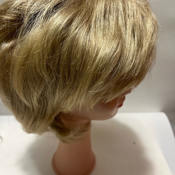 Blonde Women's Wig - Picture 3 of 5